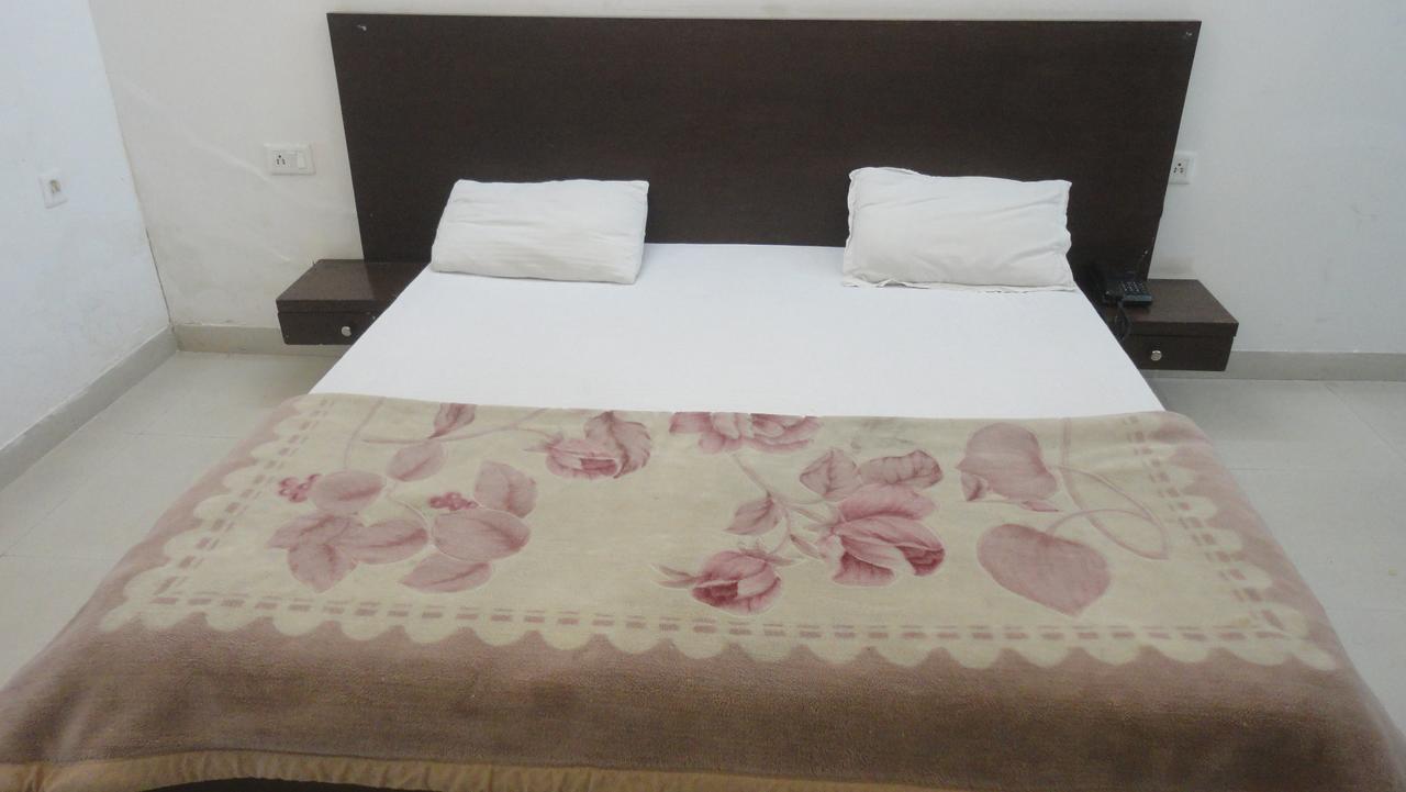 Hotel Satyartha Kāthgodām Buitenkant foto