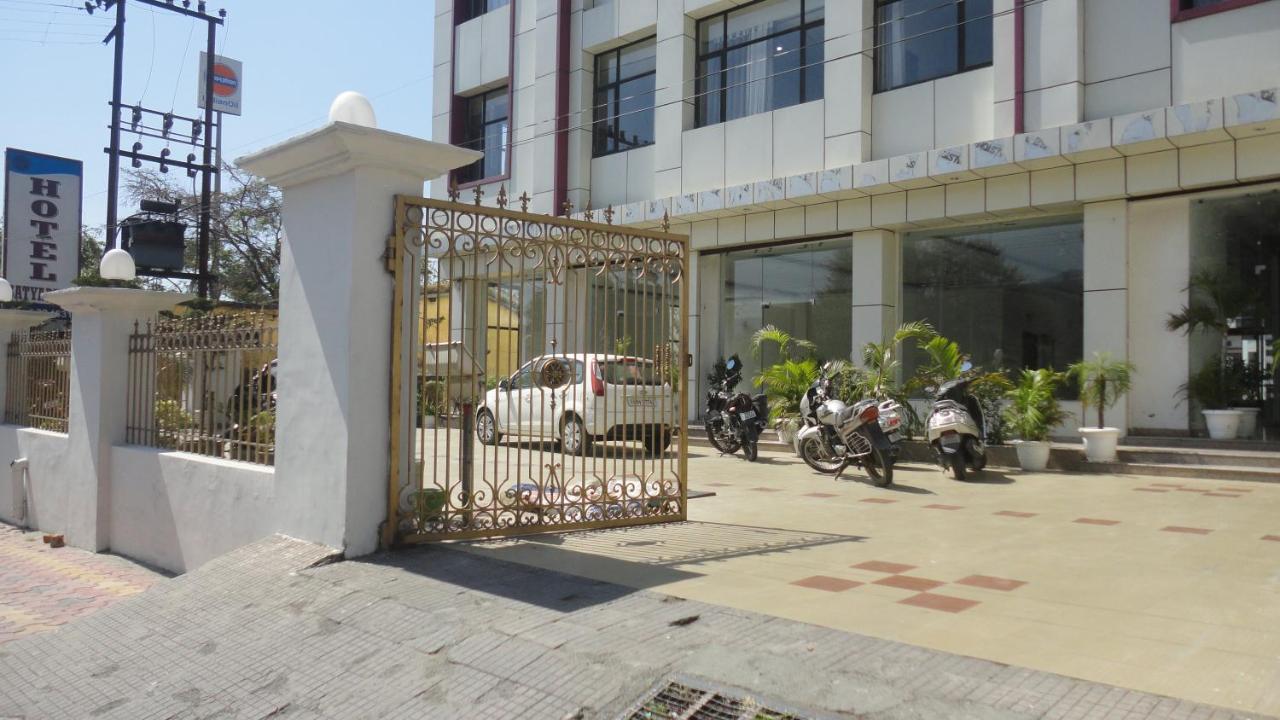 Hotel Satyartha Kāthgodām Buitenkant foto