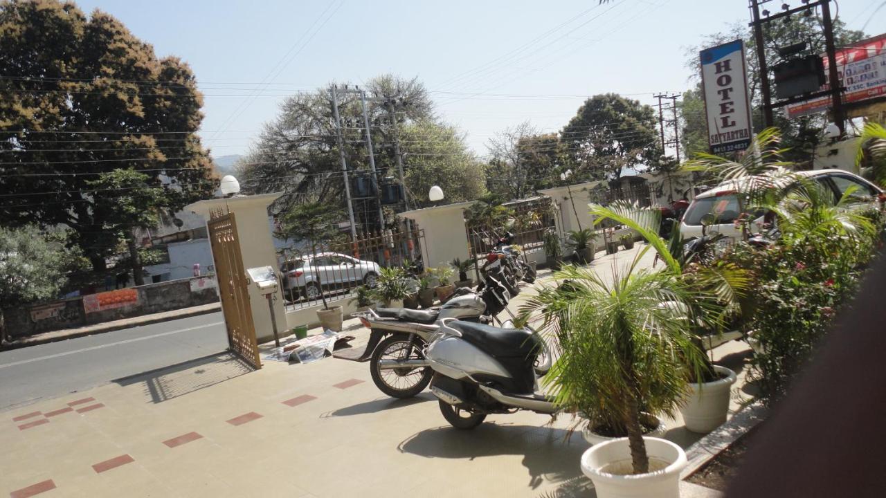 Hotel Satyartha Kāthgodām Buitenkant foto