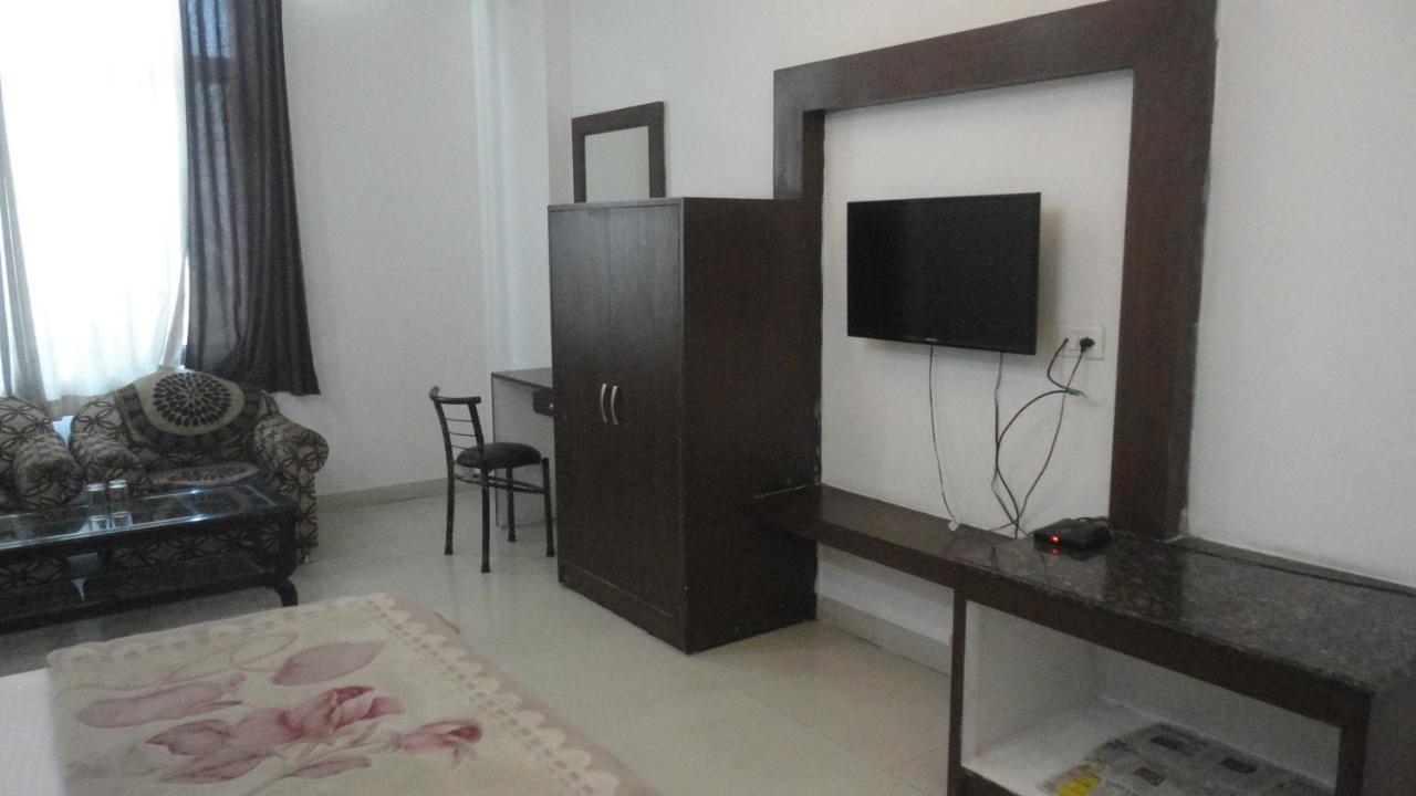 Hotel Satyartha Kāthgodām Buitenkant foto